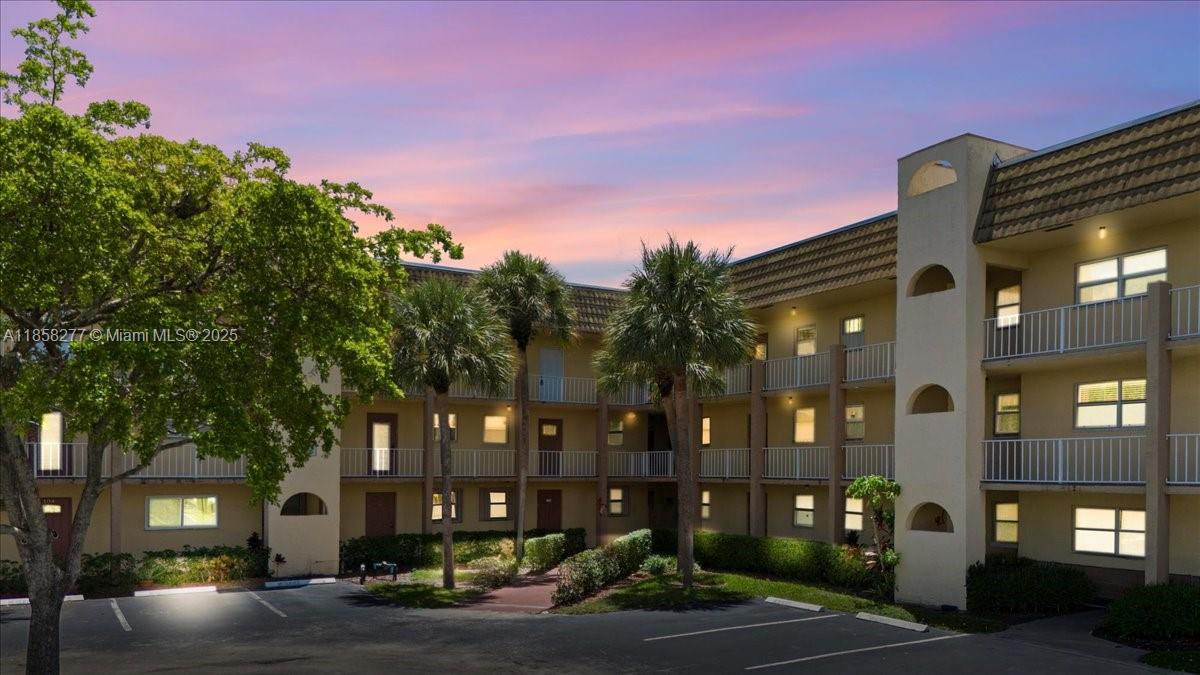 8345 Sunrise Lks Blvd #306
