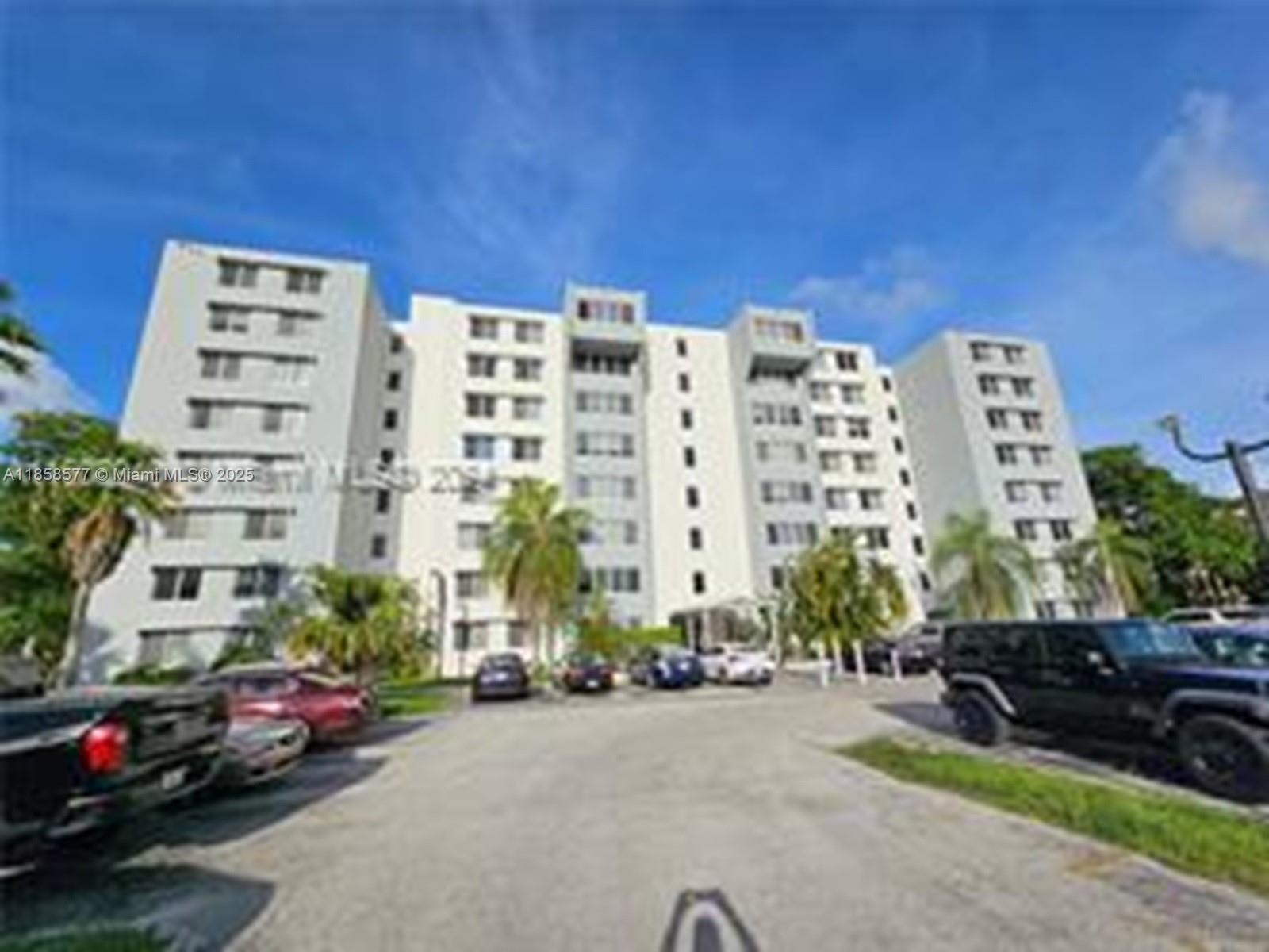 9143 SW 77th Ave #B208