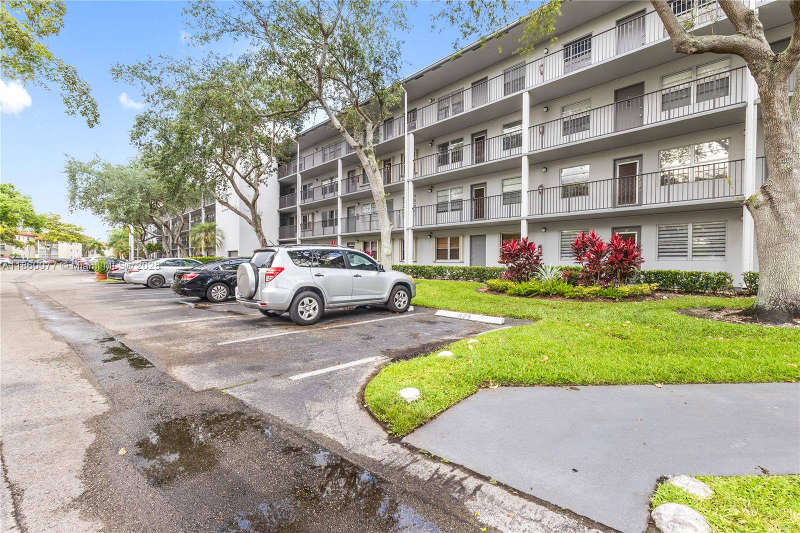 251 SW 132th Way #114H