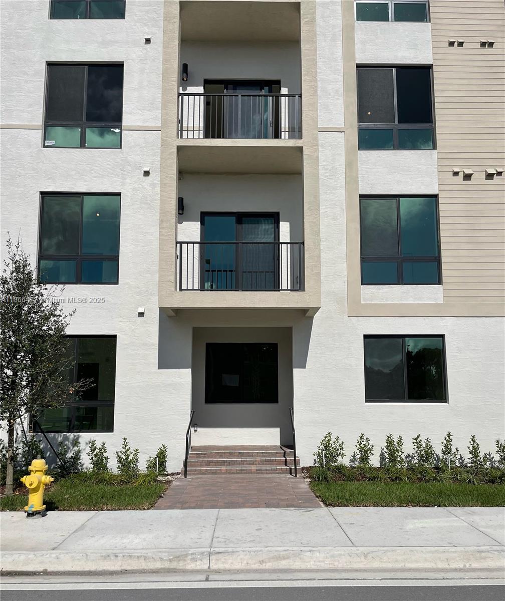 8265 NW 41st St #C-107