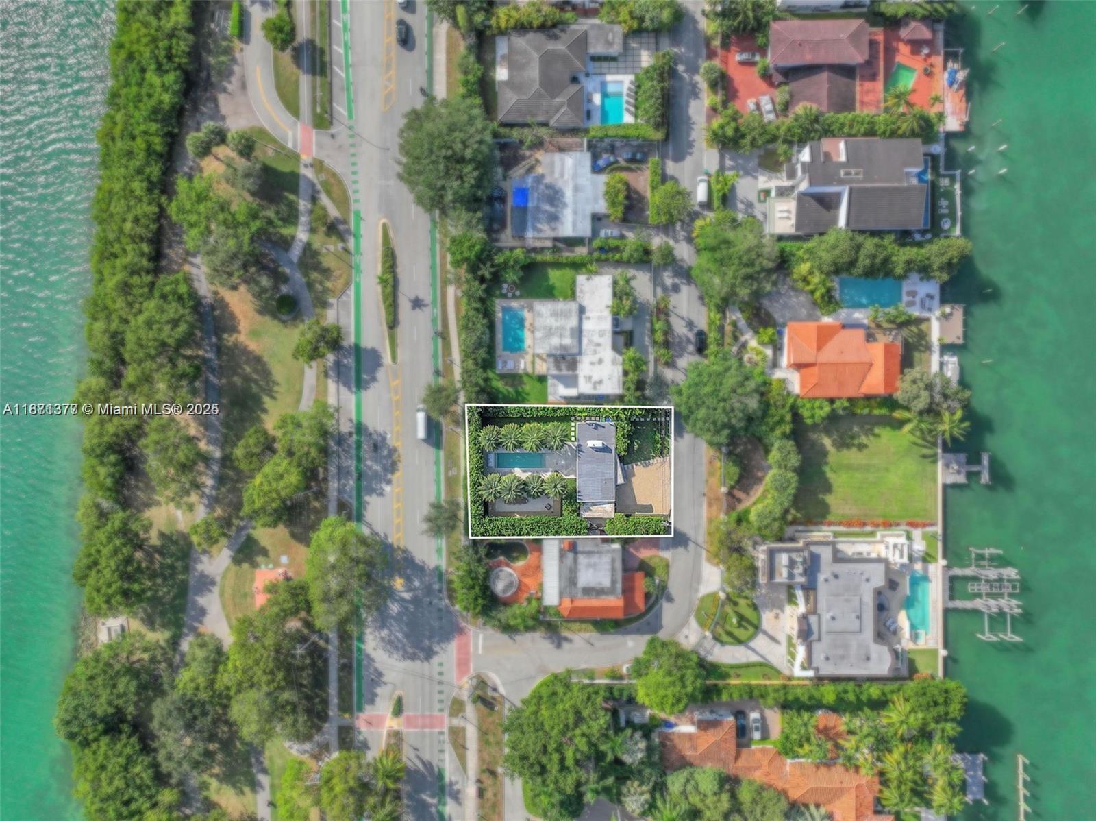 910 N Venetian Dr Miami Beach, FL 33139