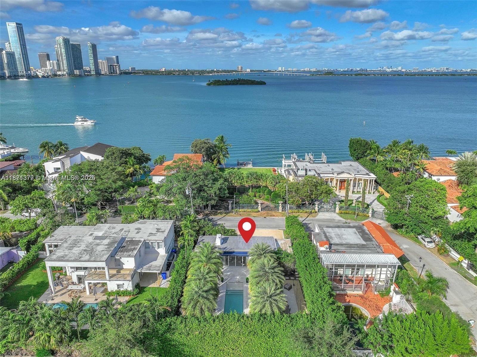 910 N Venetian Dr Miami Beach, FL 33139