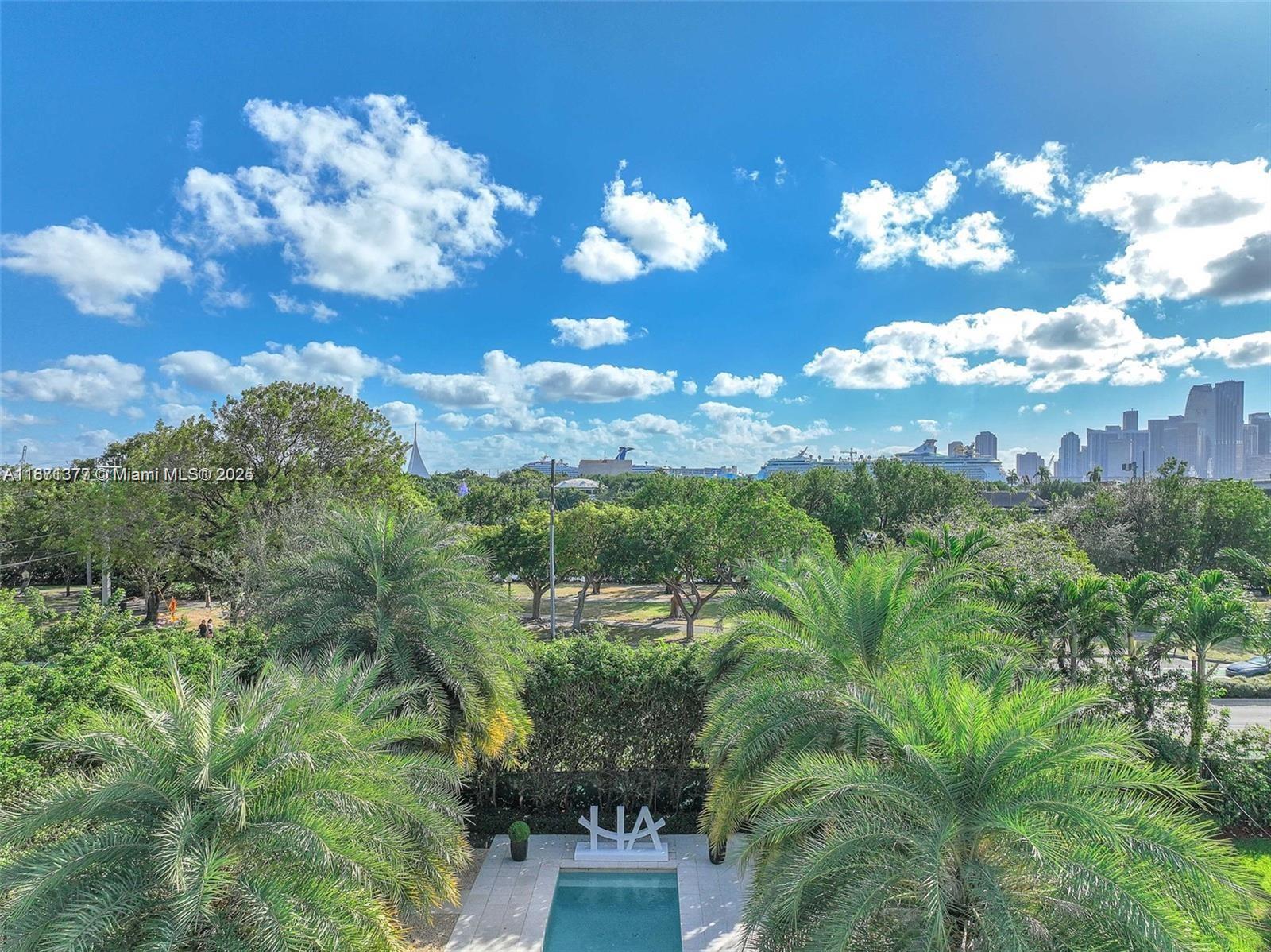 910 N Venetian Dr Miami Beach, FL 33139