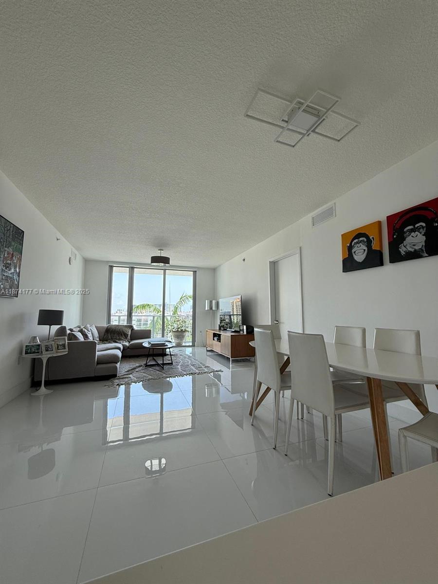 image Parque Towers Condo1