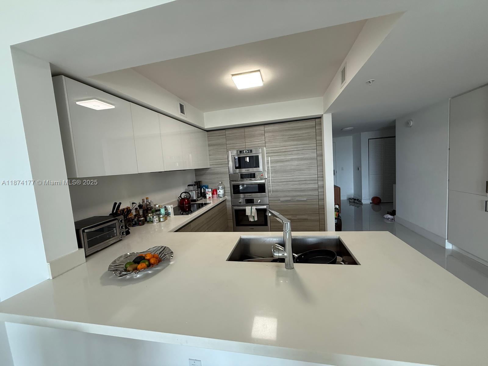 image Parque Towers Condo2