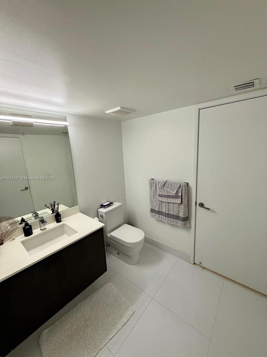 image Parque Towers Condo8