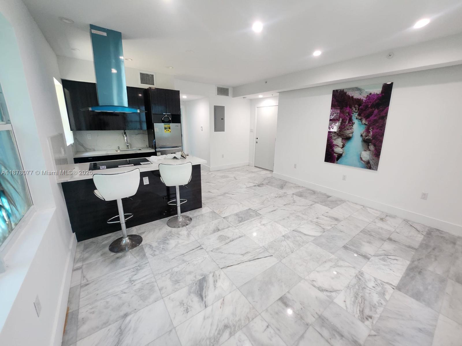 1560 Drexel Ave #207