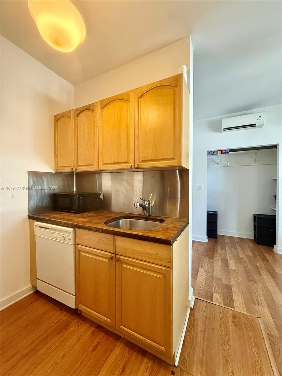 4035 N Meridian Ave #204 Miami Beach, FL 33140