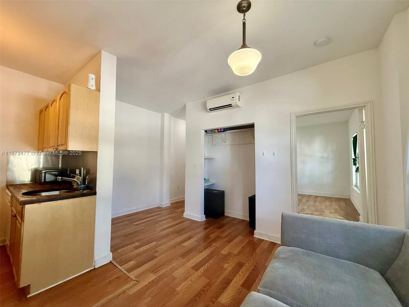 4035 N Meridian Ave #204 Miami Beach, FL 33140