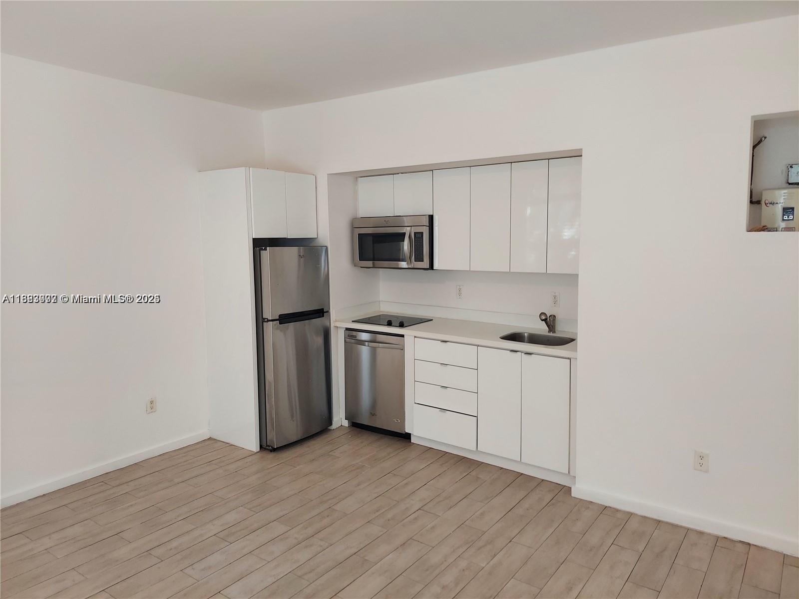 1611 Meridian Ave #302 Miami Beach, FL 33139