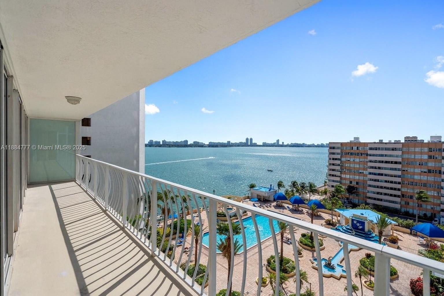 7601 E Treasure Dr #1123