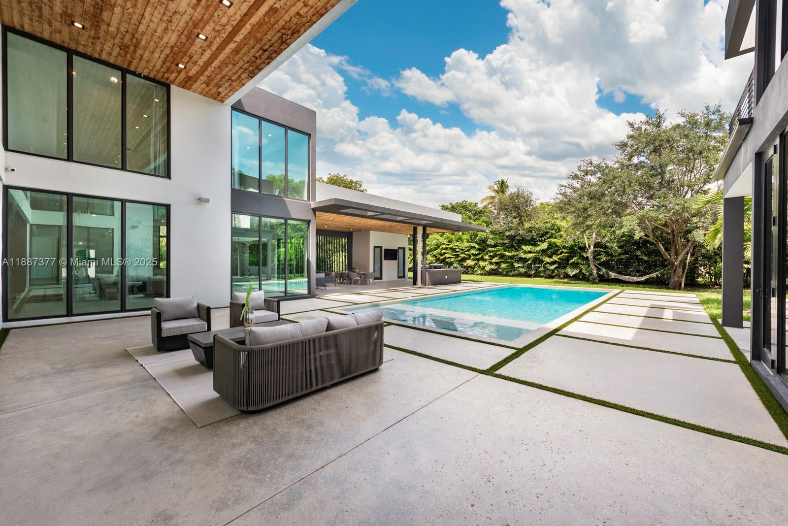 7425 SW 136th St Pinecrest, FL 33156