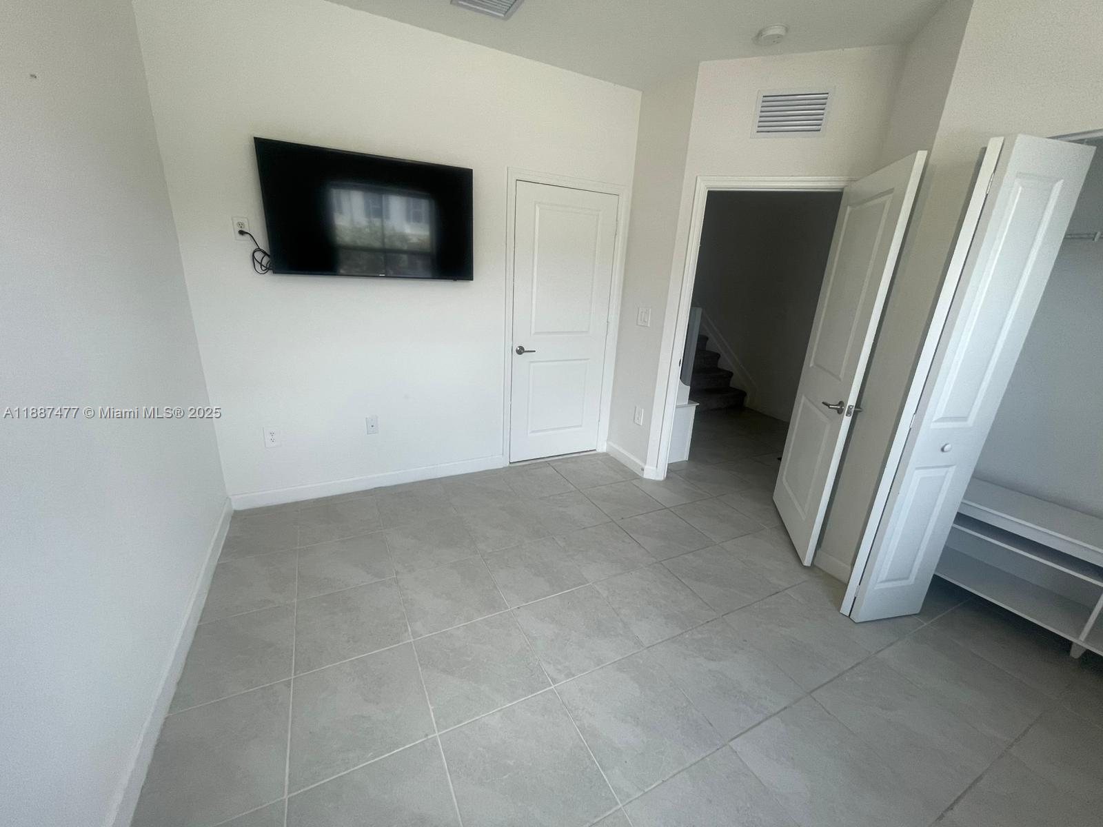 2328 NW 125th St #2328 Miami, FL 33167 2328 NW 125th St #2328 Miami, FL 33167