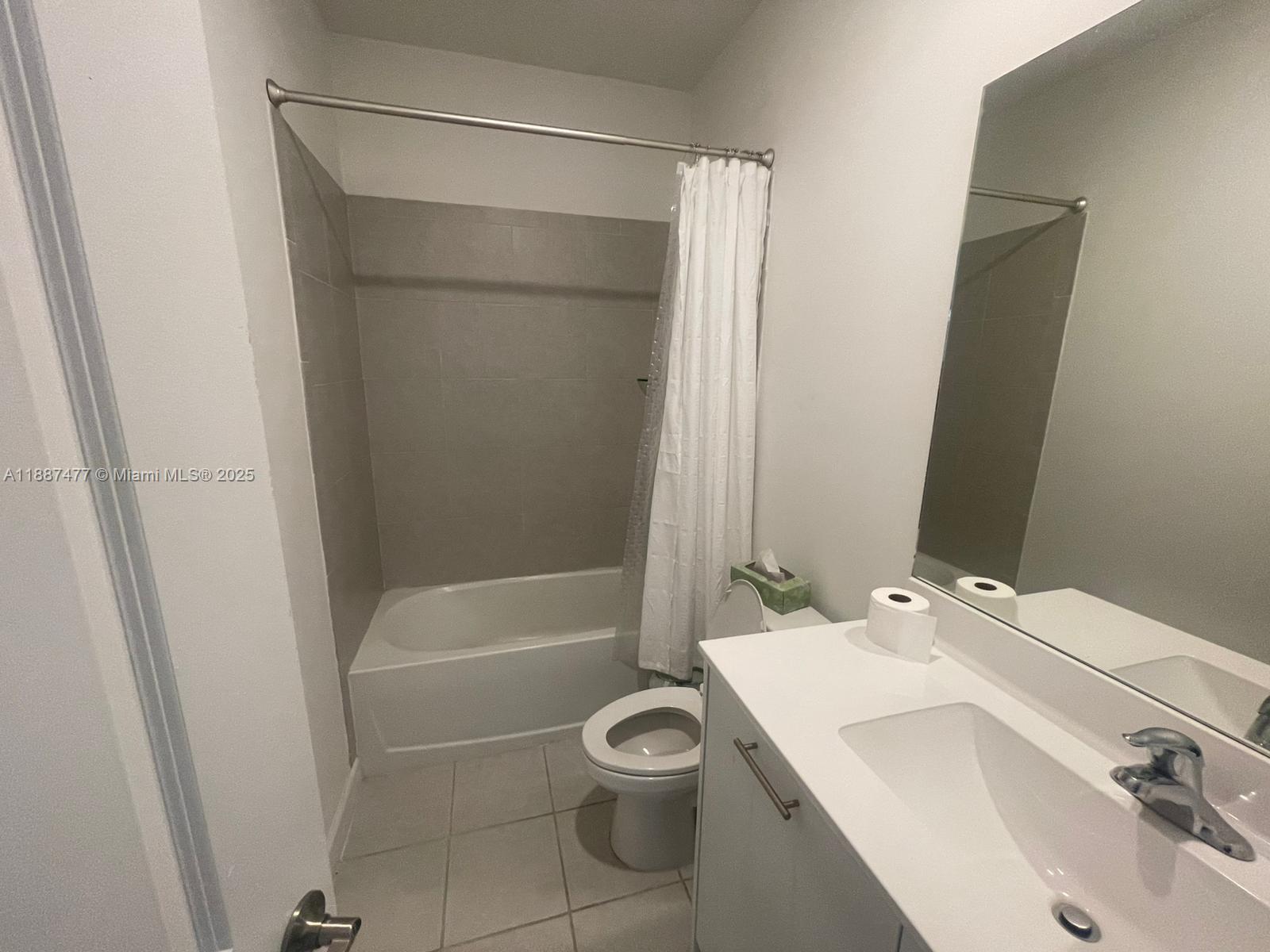 2328 NW 125th St #2328 Miami, FL 33167 2328 NW 125th St #2328 Miami, FL 33167