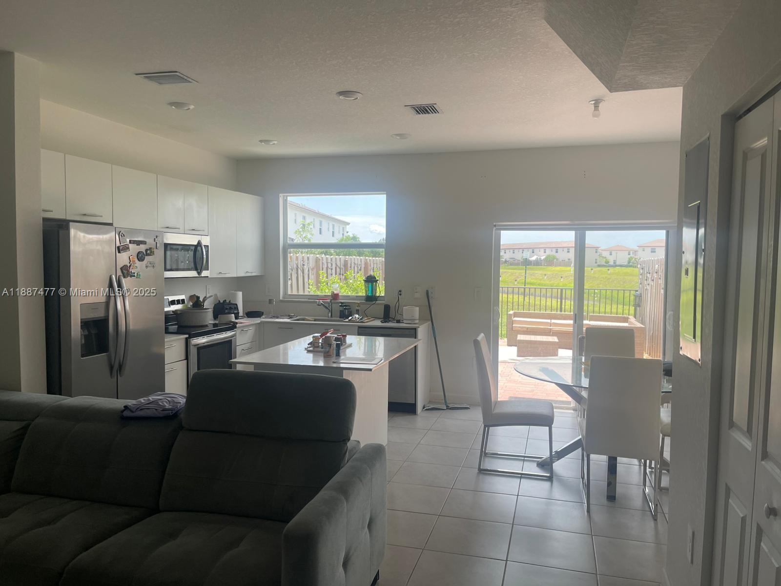 2328 NW 125th St #2328 Miami, FL 33167 2328 NW 125th St #2328 Miami, FL 33167