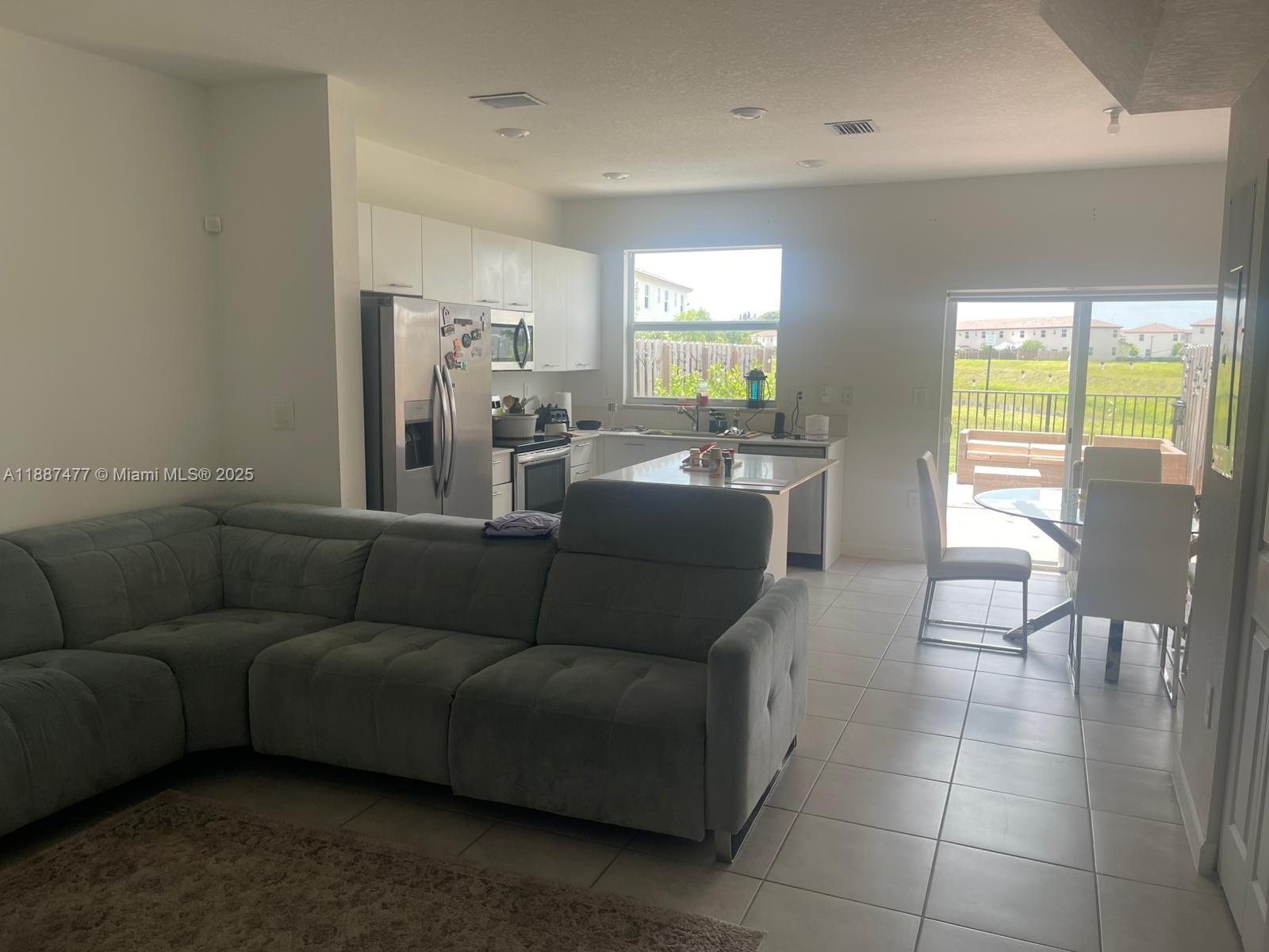 2328 NW 125th St #2328 Miami, FL 33167 2328 NW 125th St #2328 Miami, FL 33167