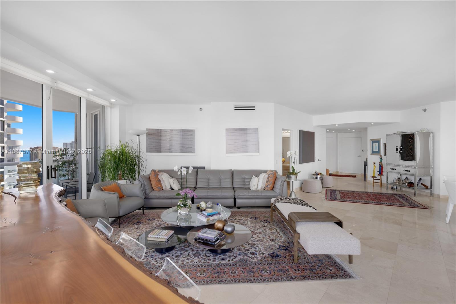 21150 Point Pl #1905 Aventura, FL 33180