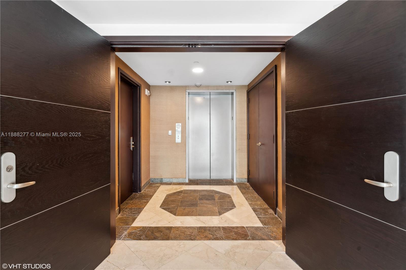 image Jade Residences At Bricke17