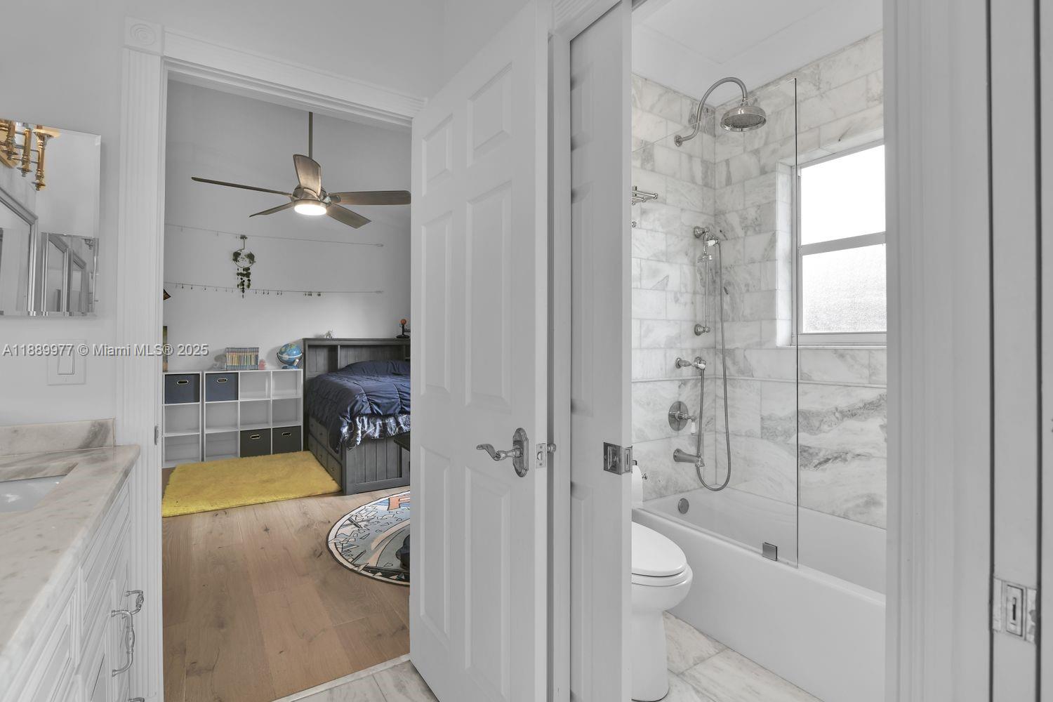 6622 Newport Lk Cir Boca Raton, FL 33496