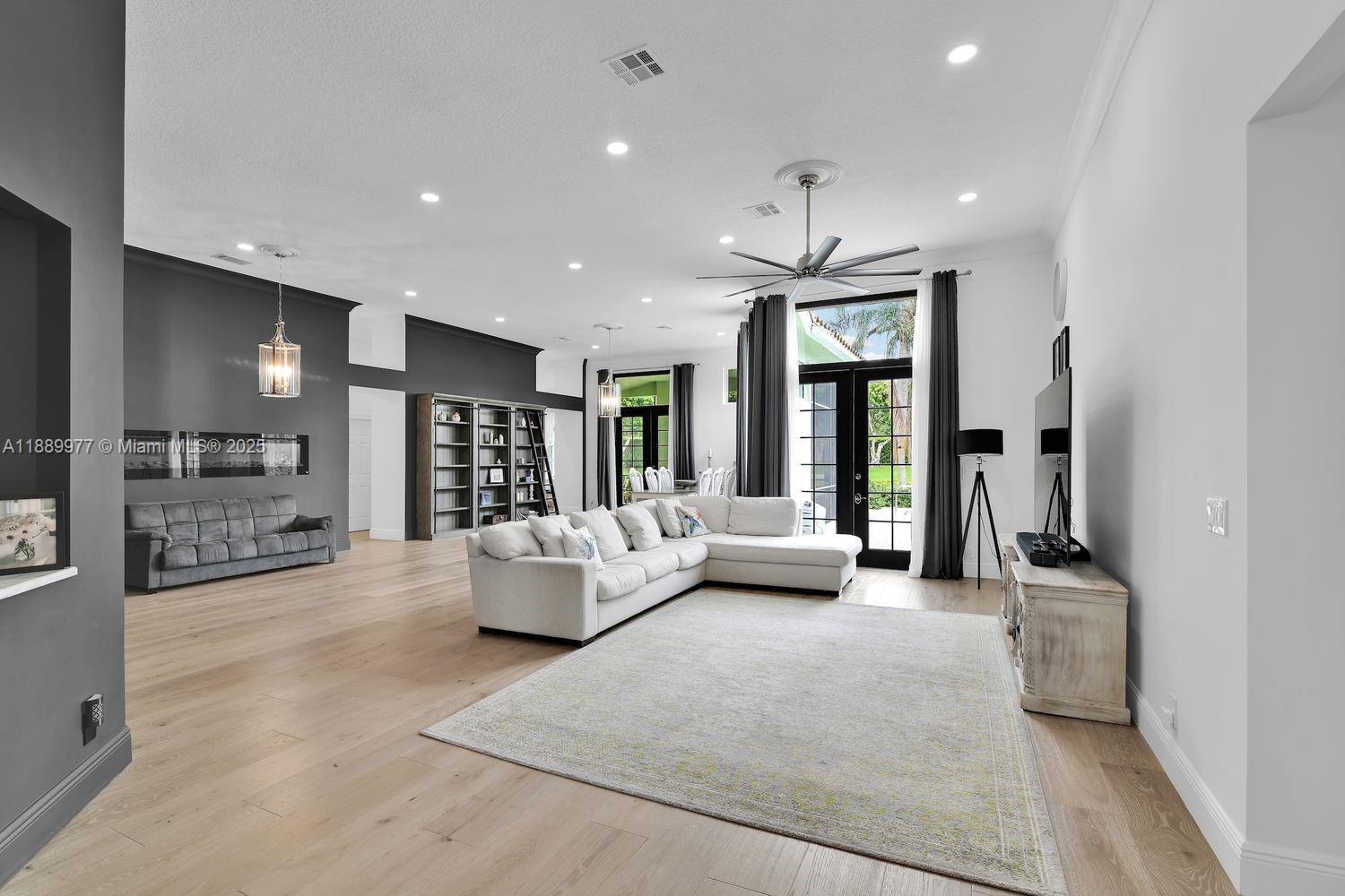 6622 Newport Lk Cir Boca Raton, FL 33496