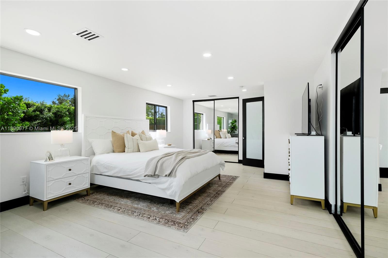 8341 SW 87th Ter Miami, FL 33143