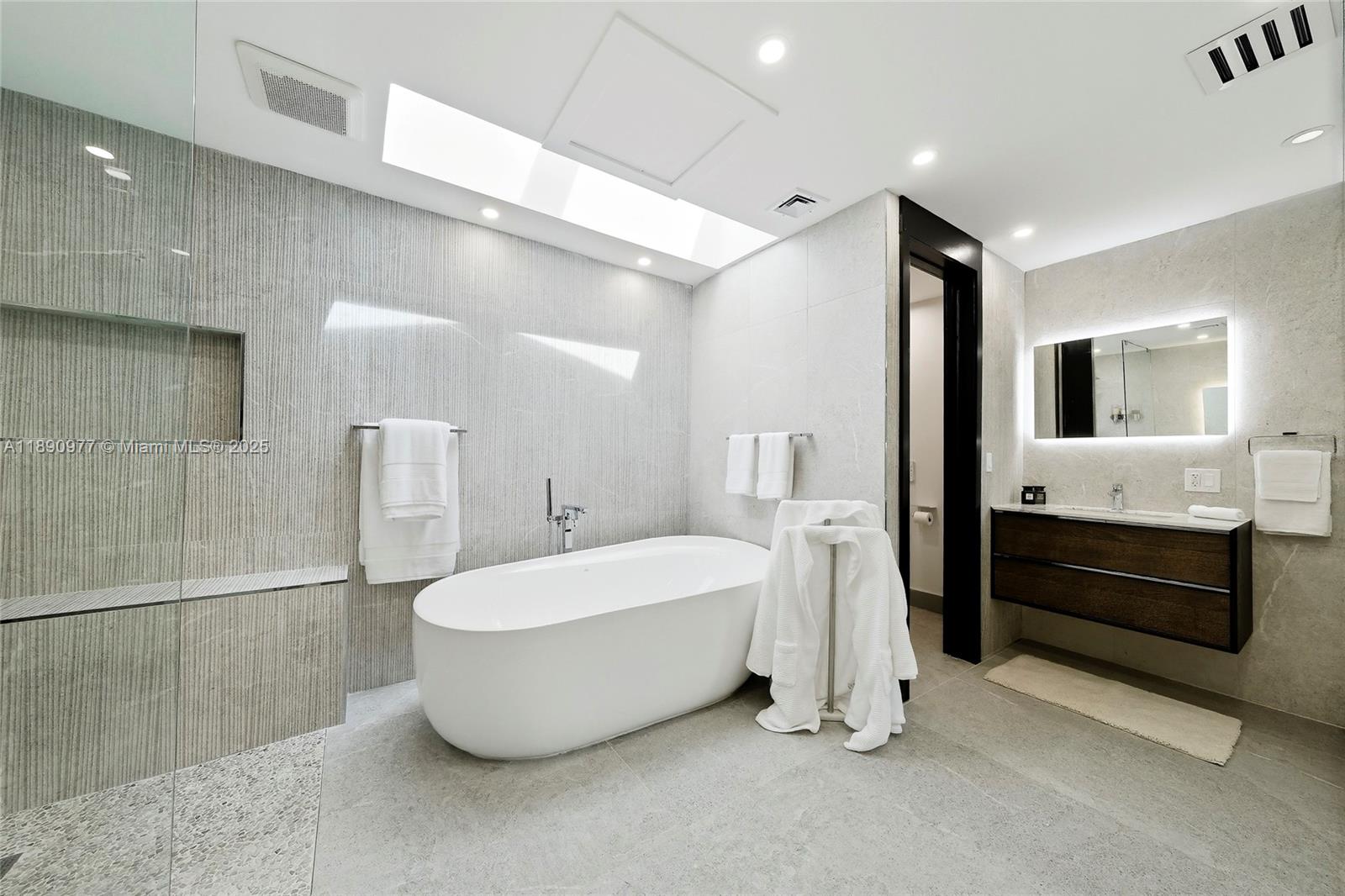 8341 SW 87th Ter Miami, FL 33143