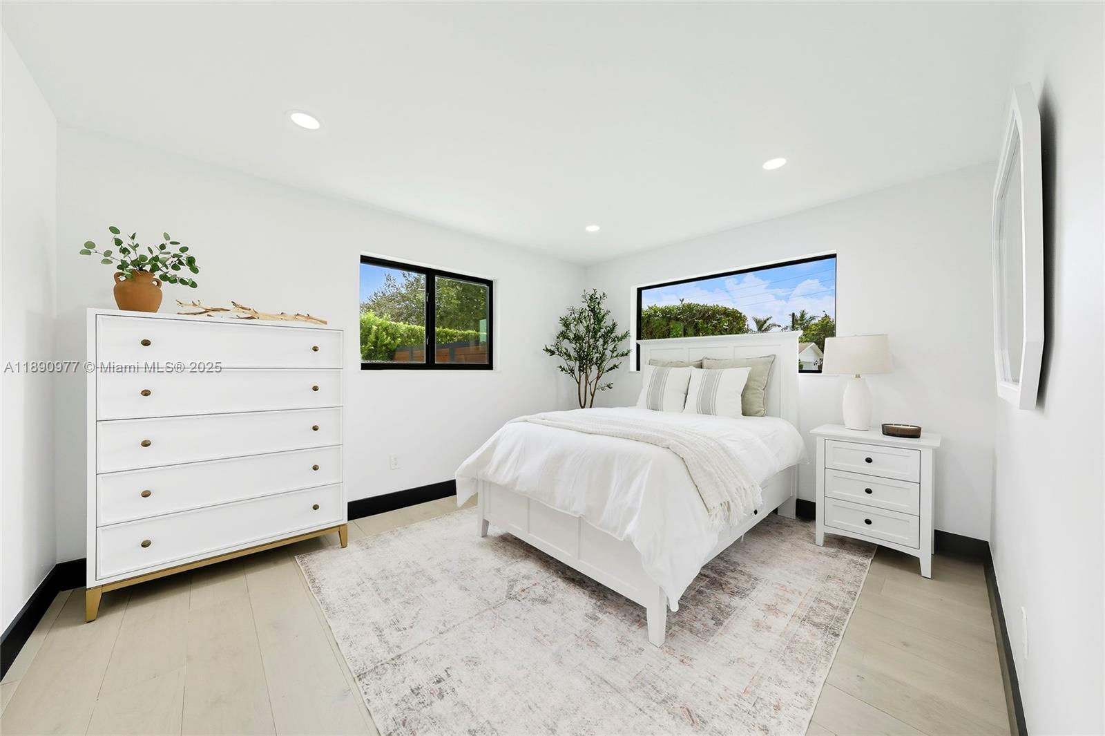 8341 SW 87th Ter Miami, FL 33143