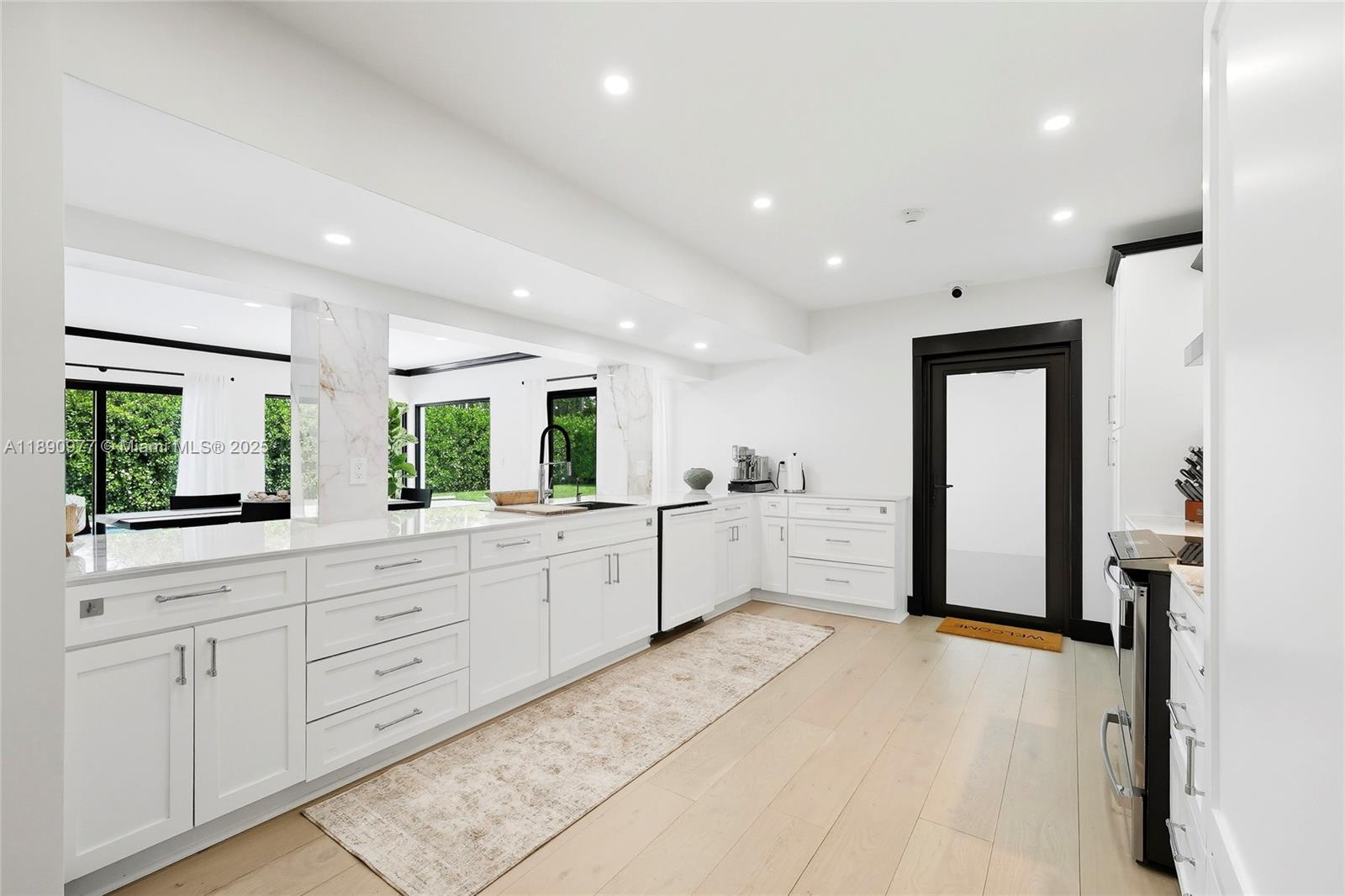 8341 SW 87th Ter Miami, FL 33143