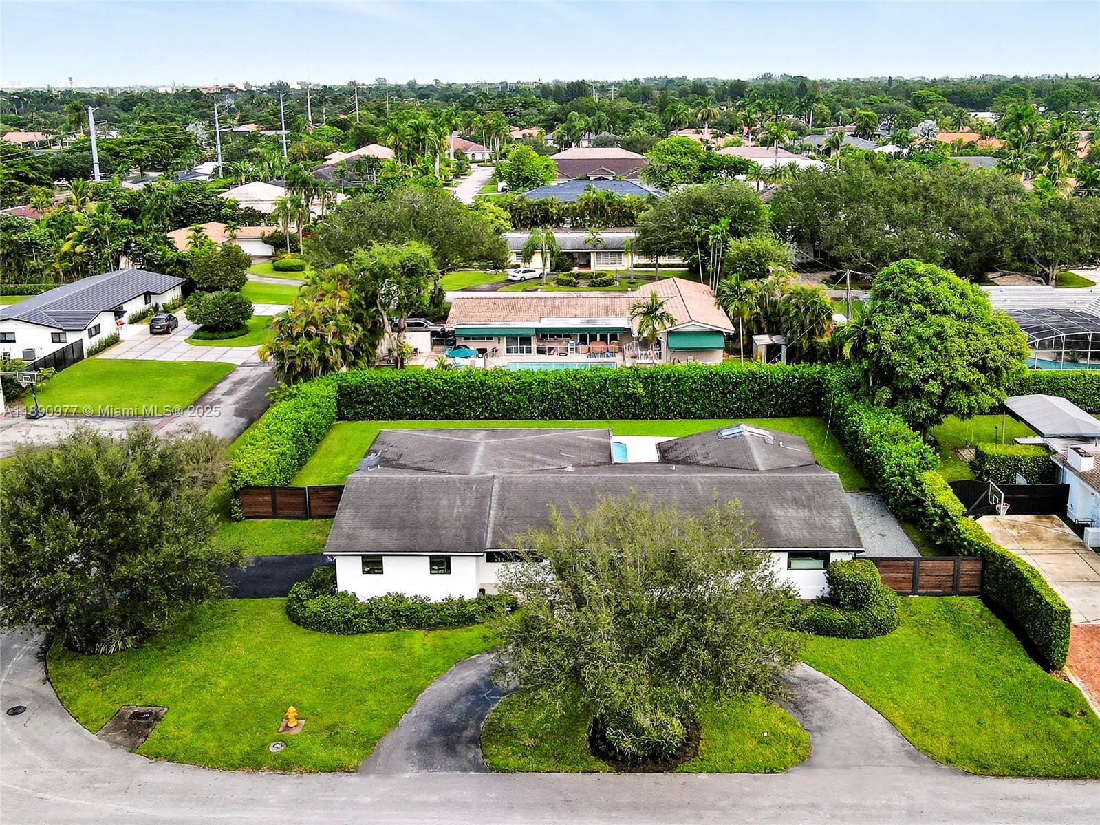 8341 SW 87th Ter Miami, FL 33143