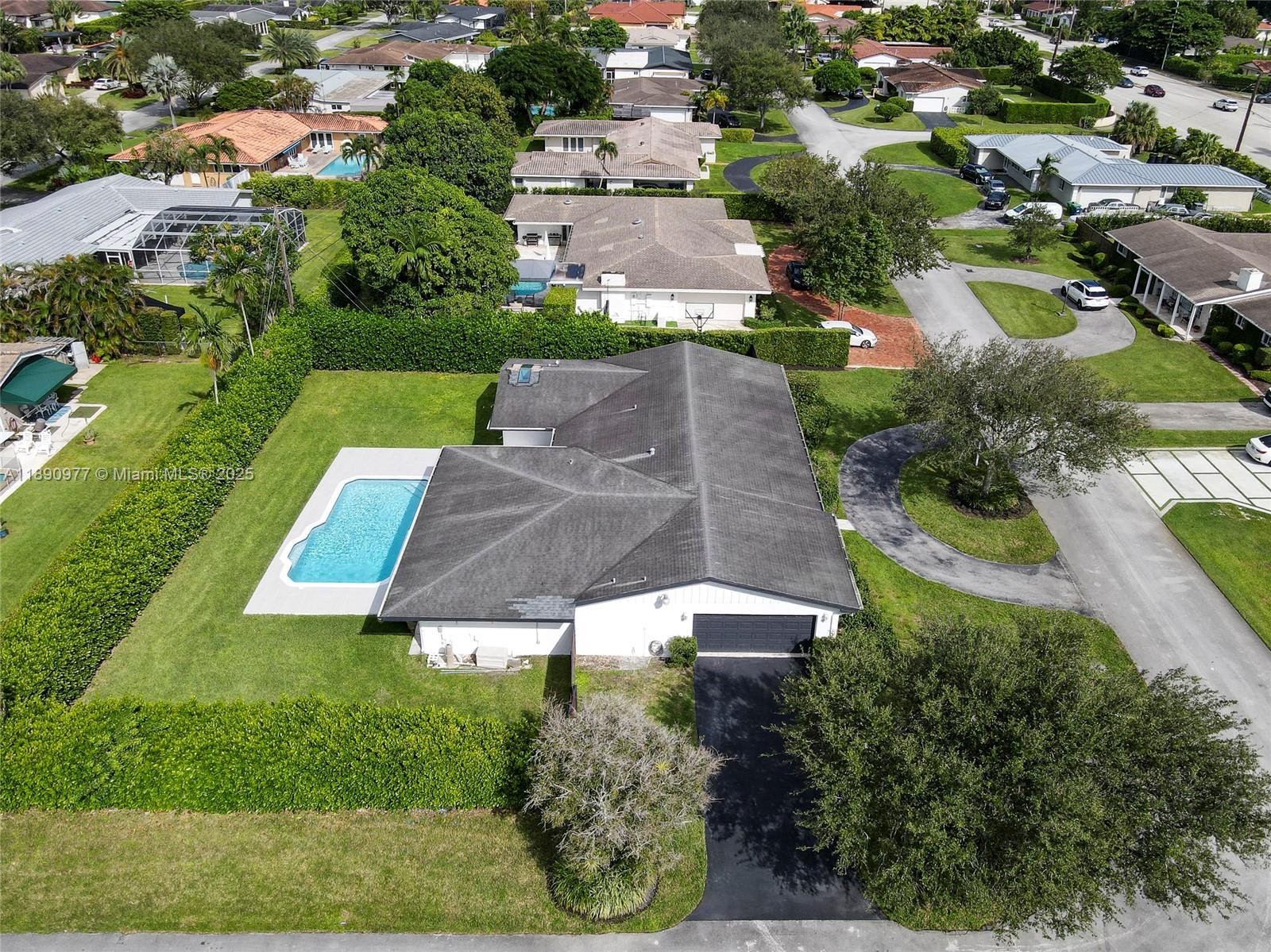 8341 SW 87th Ter Miami, FL 33143