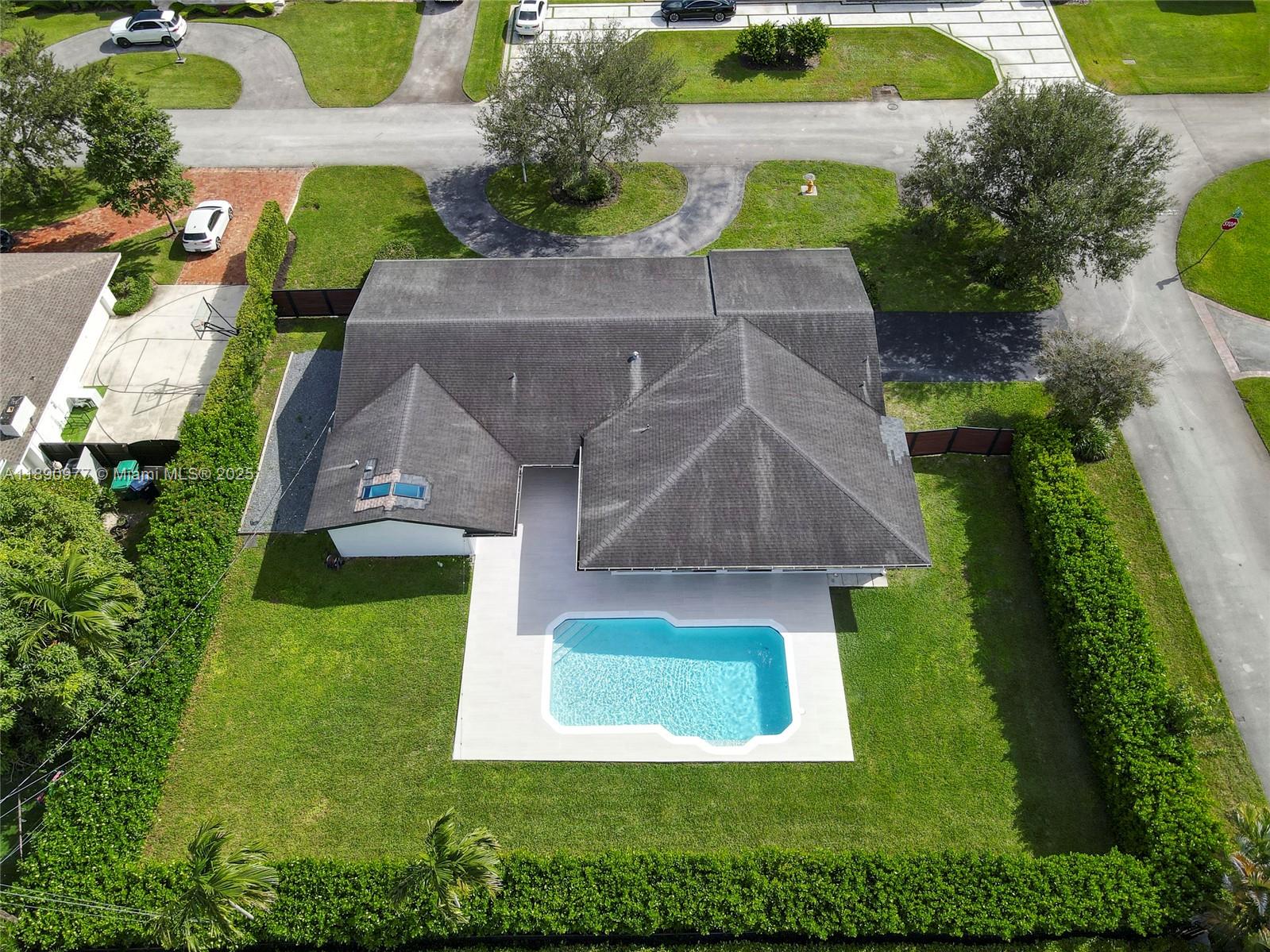 8341 SW 87th Ter Miami, FL 33143