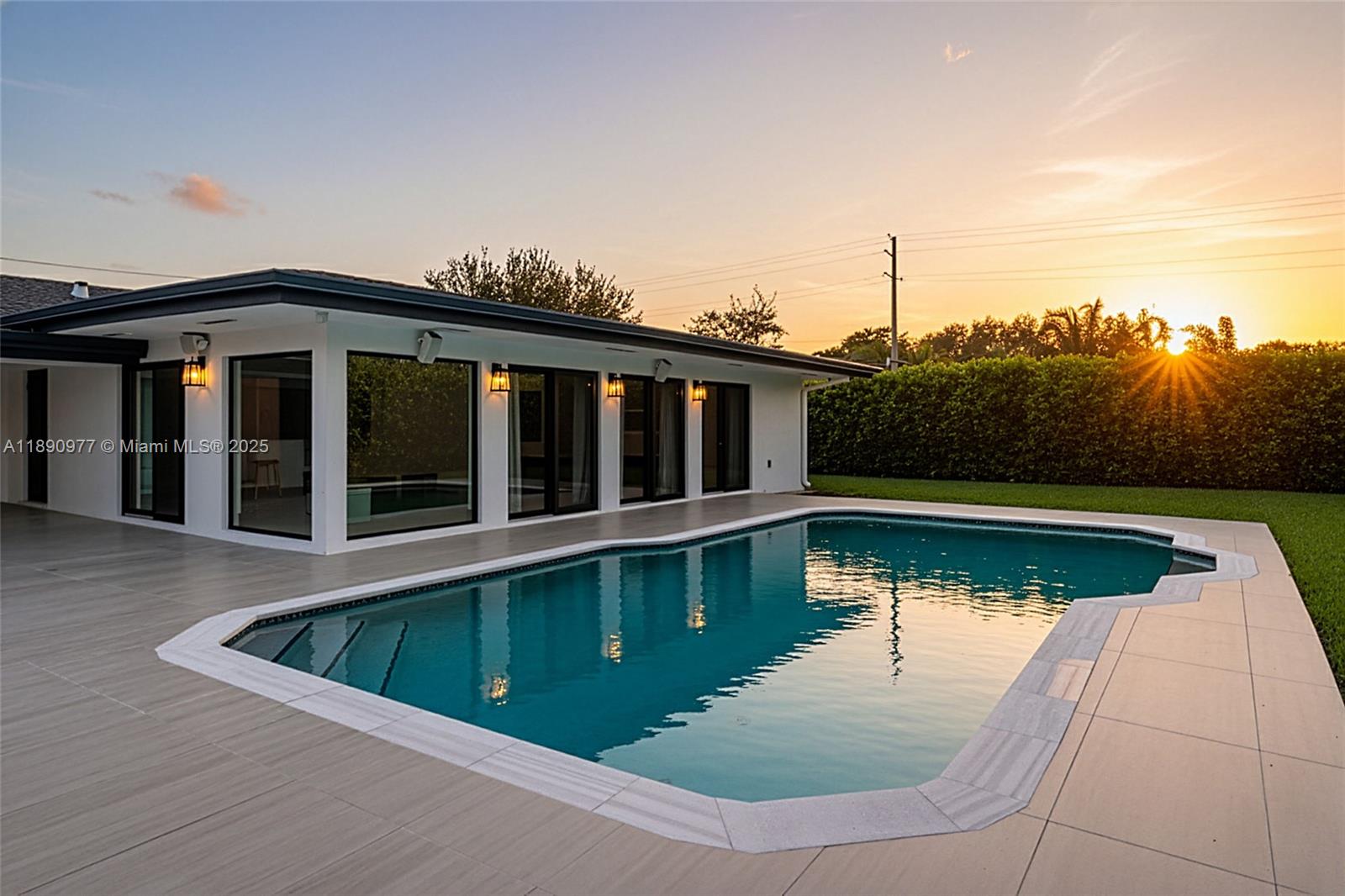 8341 SW 87th Ter Miami, FL 33143