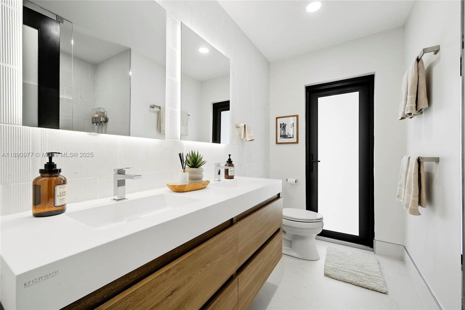 8341 SW 87th Ter Miami, FL 33143