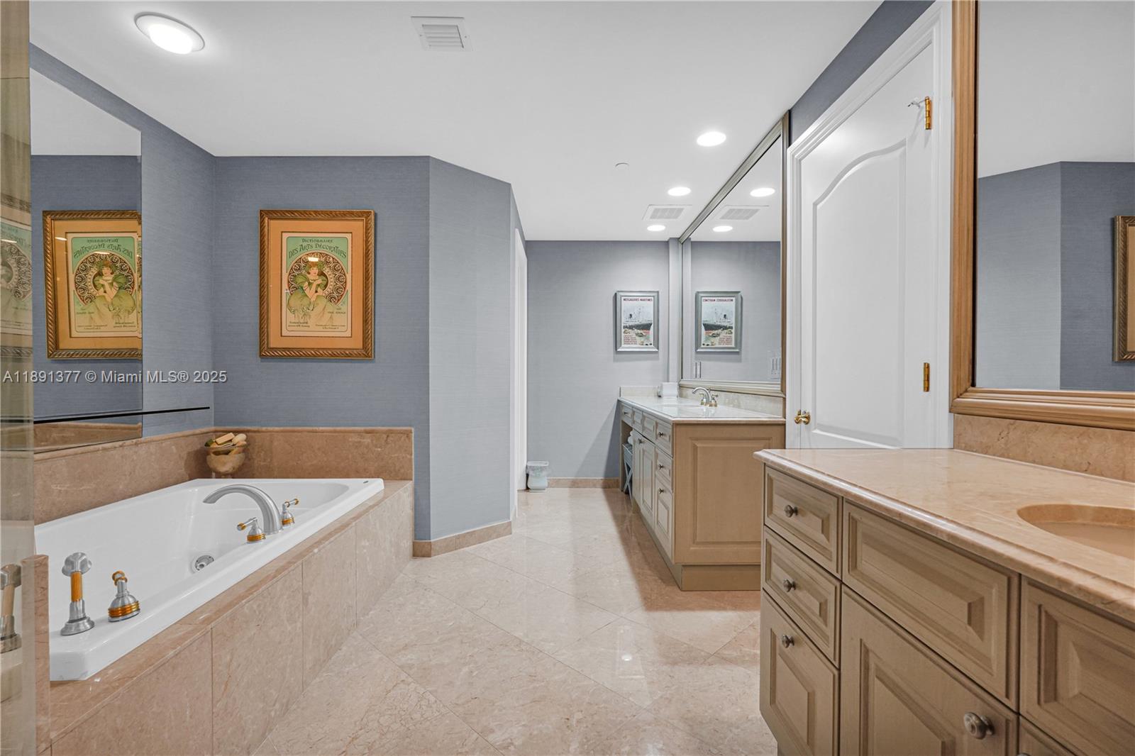 3501 N Ocean Dr #PH7 Hollywood, FL 33019