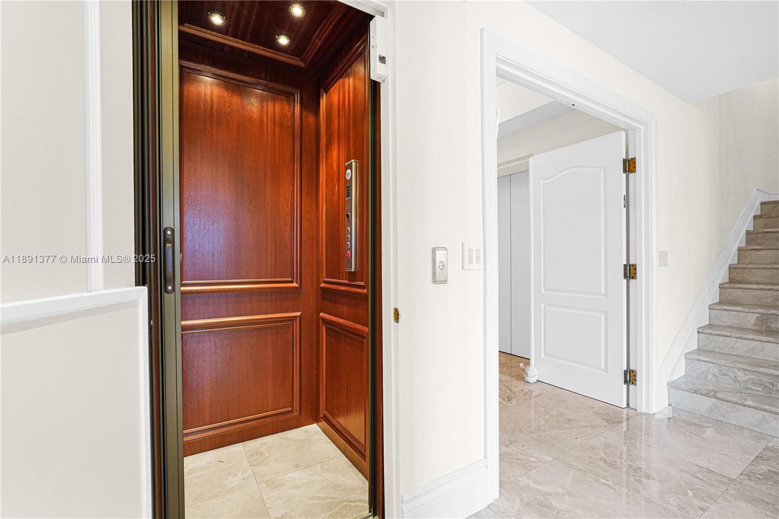 3501 N Ocean Dr #PH7 Hollywood, FL 33019