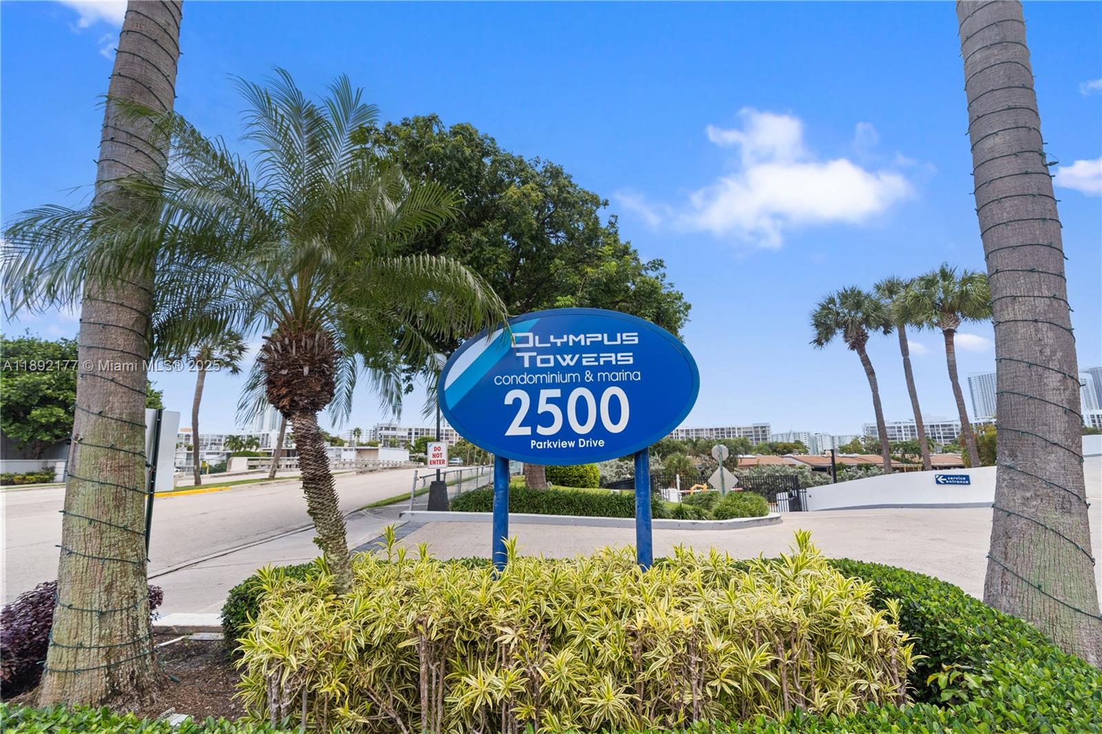 2500 Parkview Dr #1604