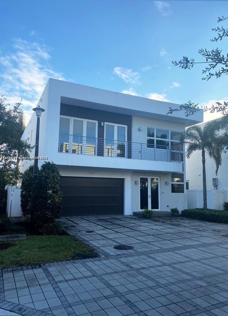 9880 NW 74th Ter