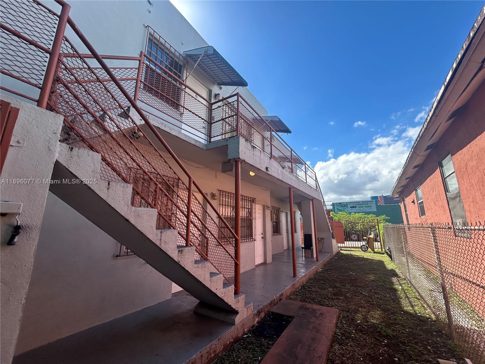 2015 NW 6th Pl Miami, FL 33127