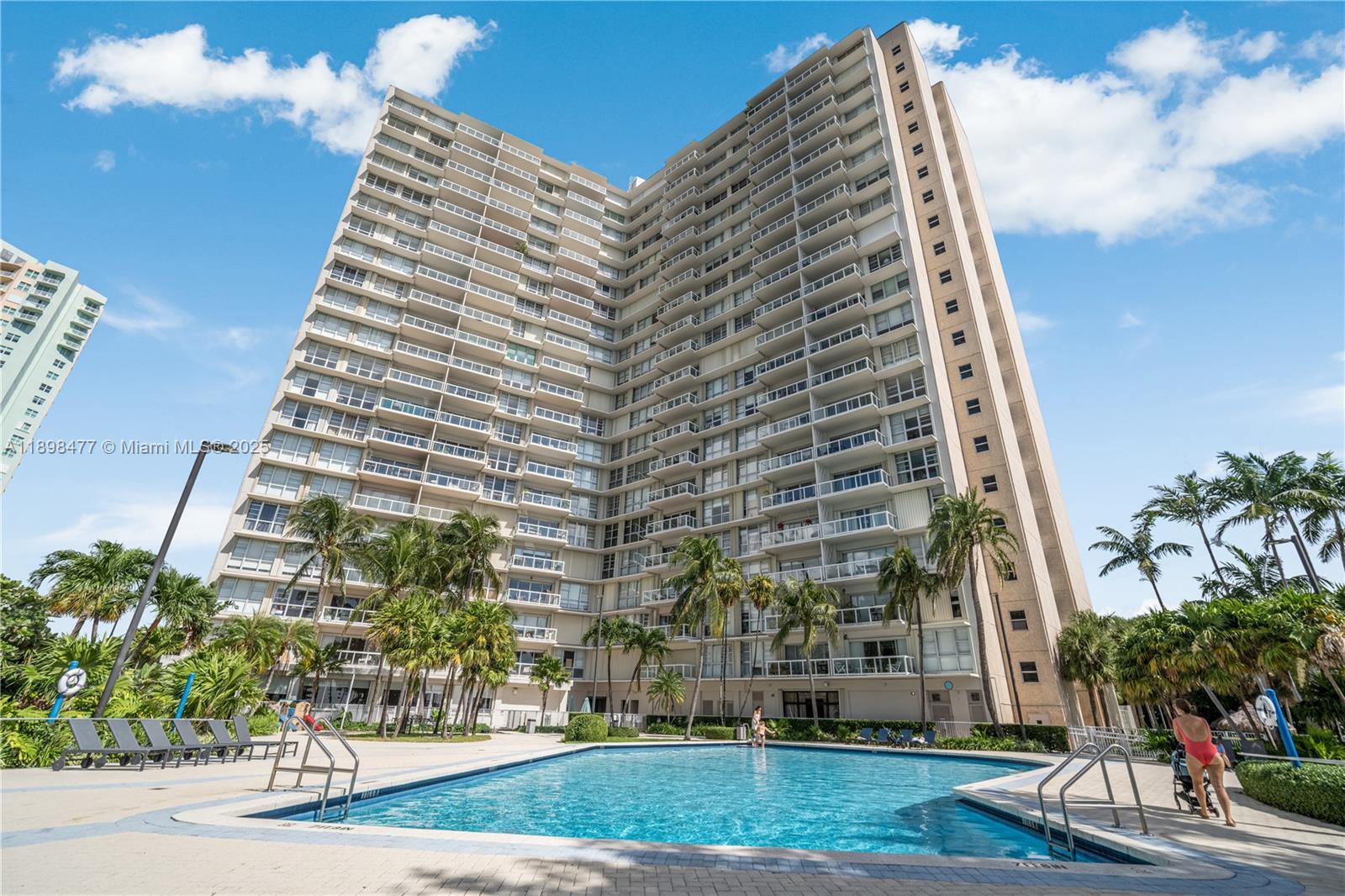 2451 Brickell Ave #6N