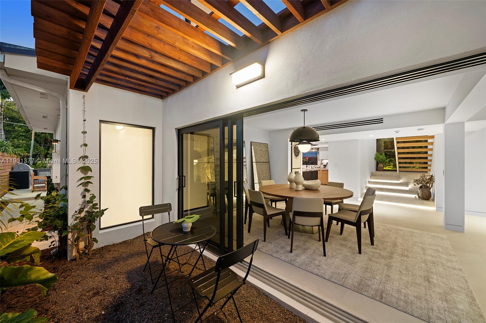 1815 Fairhaven Pl Miami, FL 33133