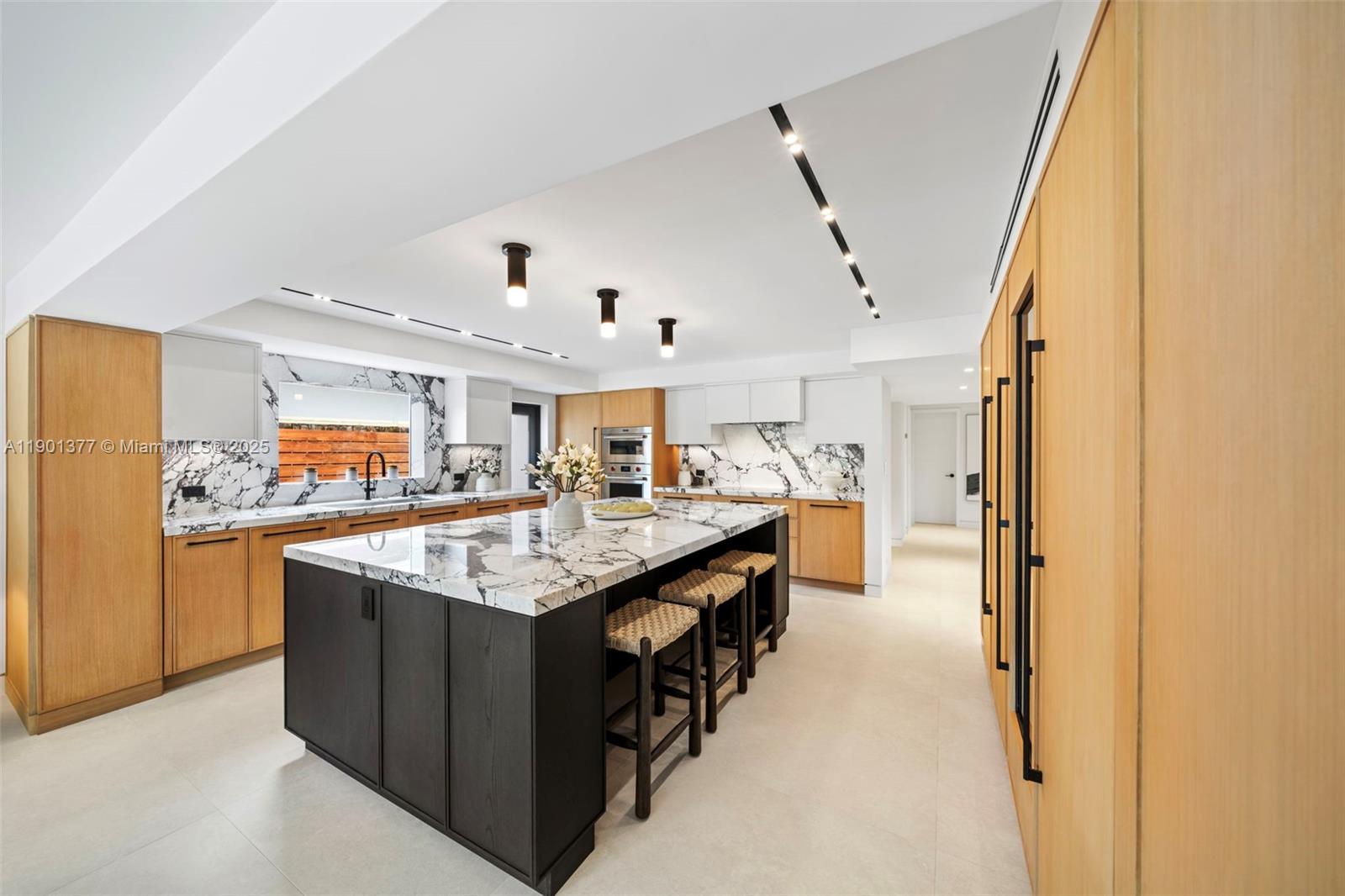 1815 Fairhaven Pl Miami, FL 33133