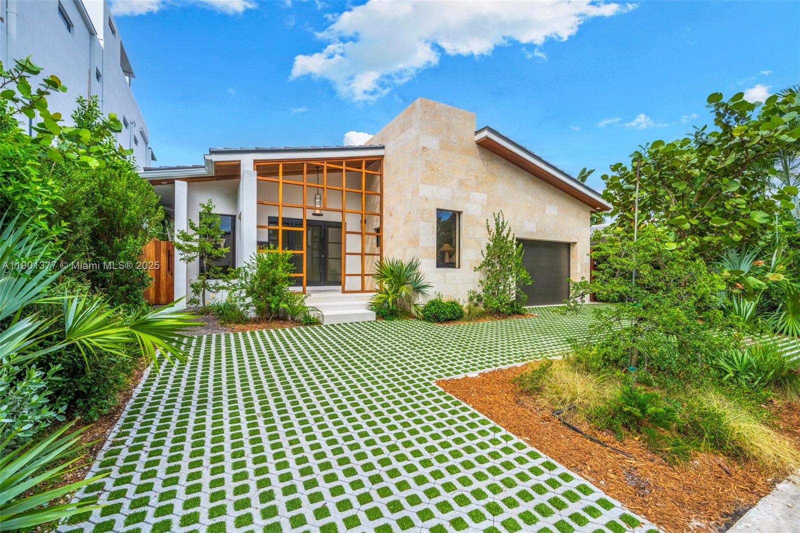 1815 Fairhaven Pl Miami, FL 33133