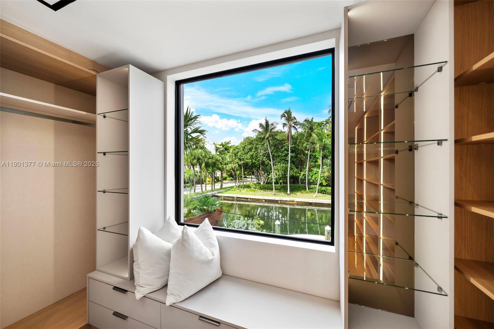 1815 Fairhaven Pl Miami, FL 33133