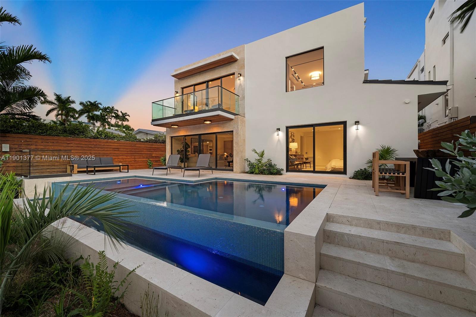 1815 Fairhaven Pl Miami, FL 33133