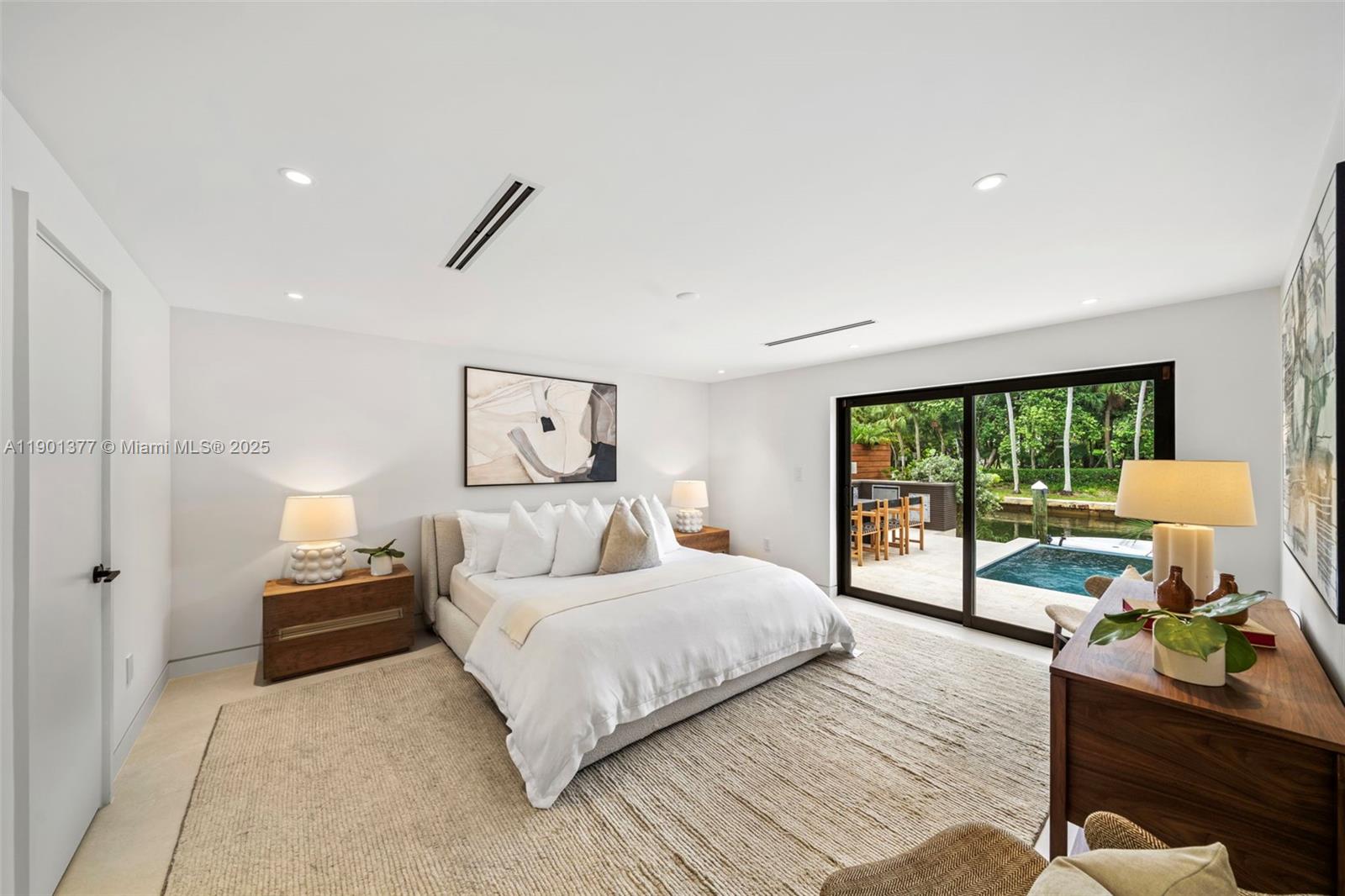 1815 Fairhaven Pl Miami, FL 33133