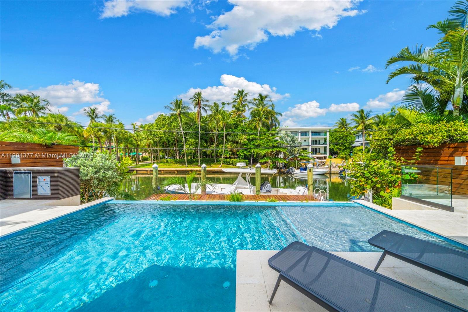 1815 Fairhaven Pl Miami, FL 33133