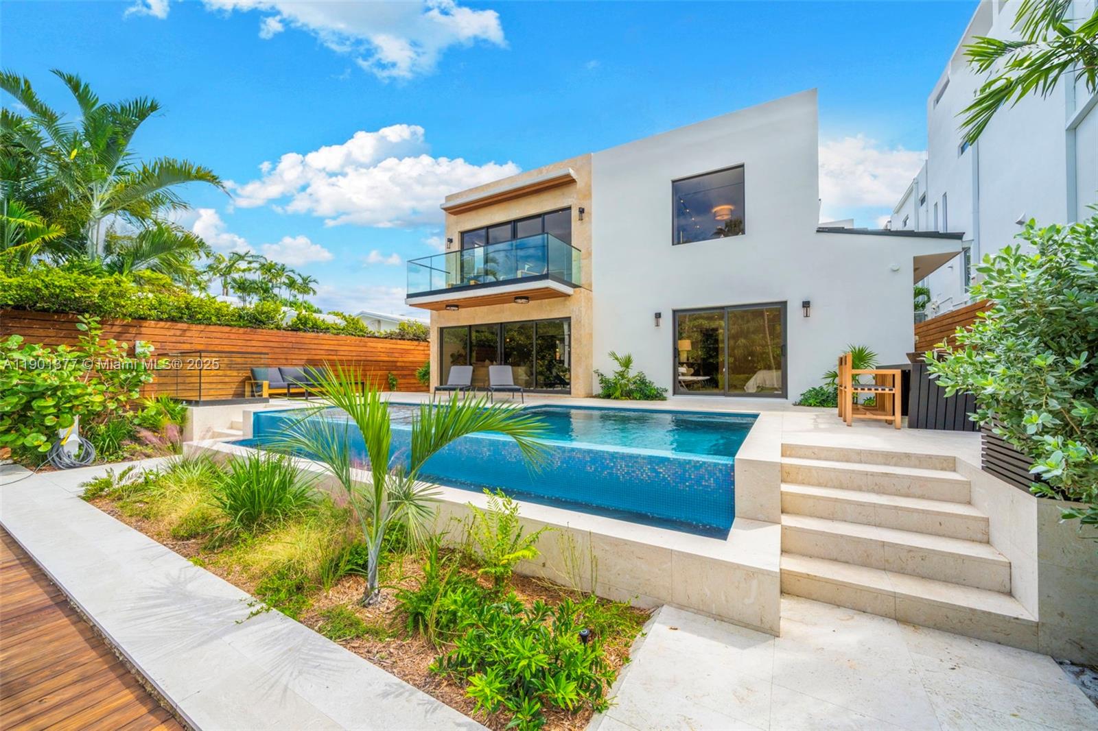 1815 Fairhaven Pl Miami, FL 33133