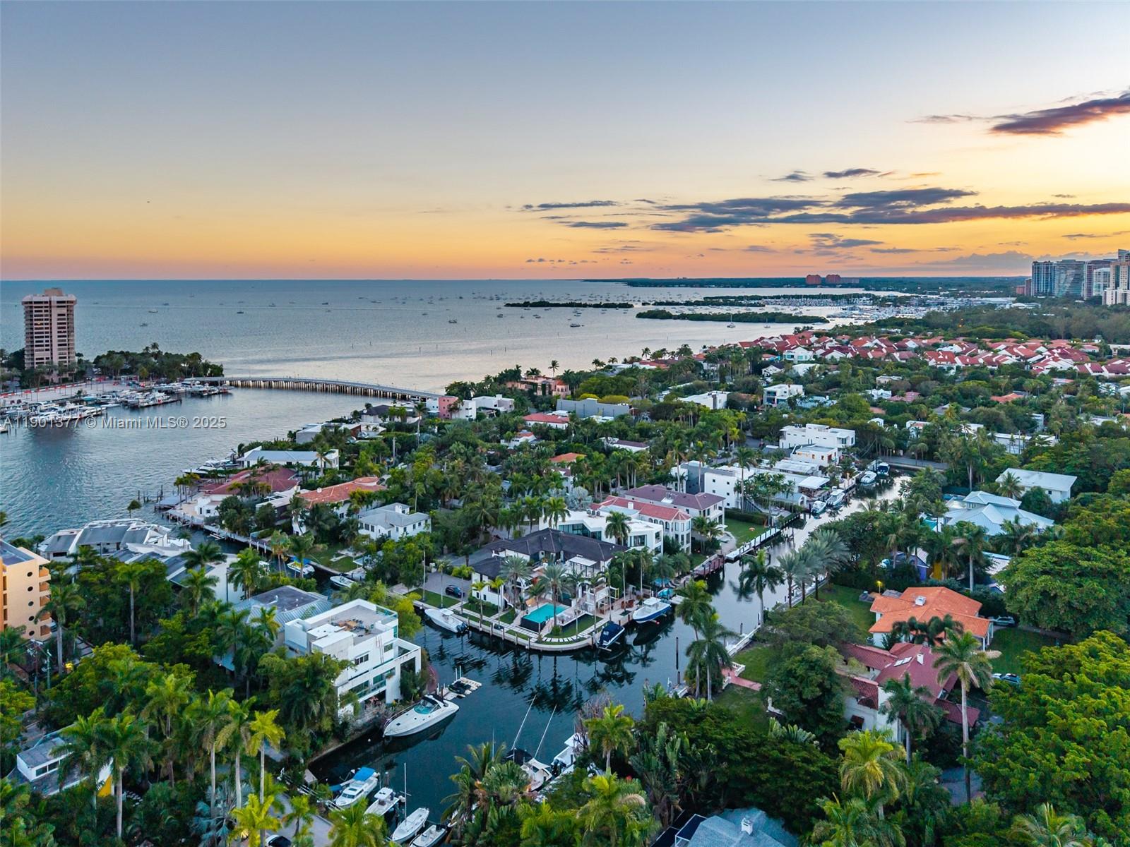 1815 Fairhaven Pl Miami, FL 33133