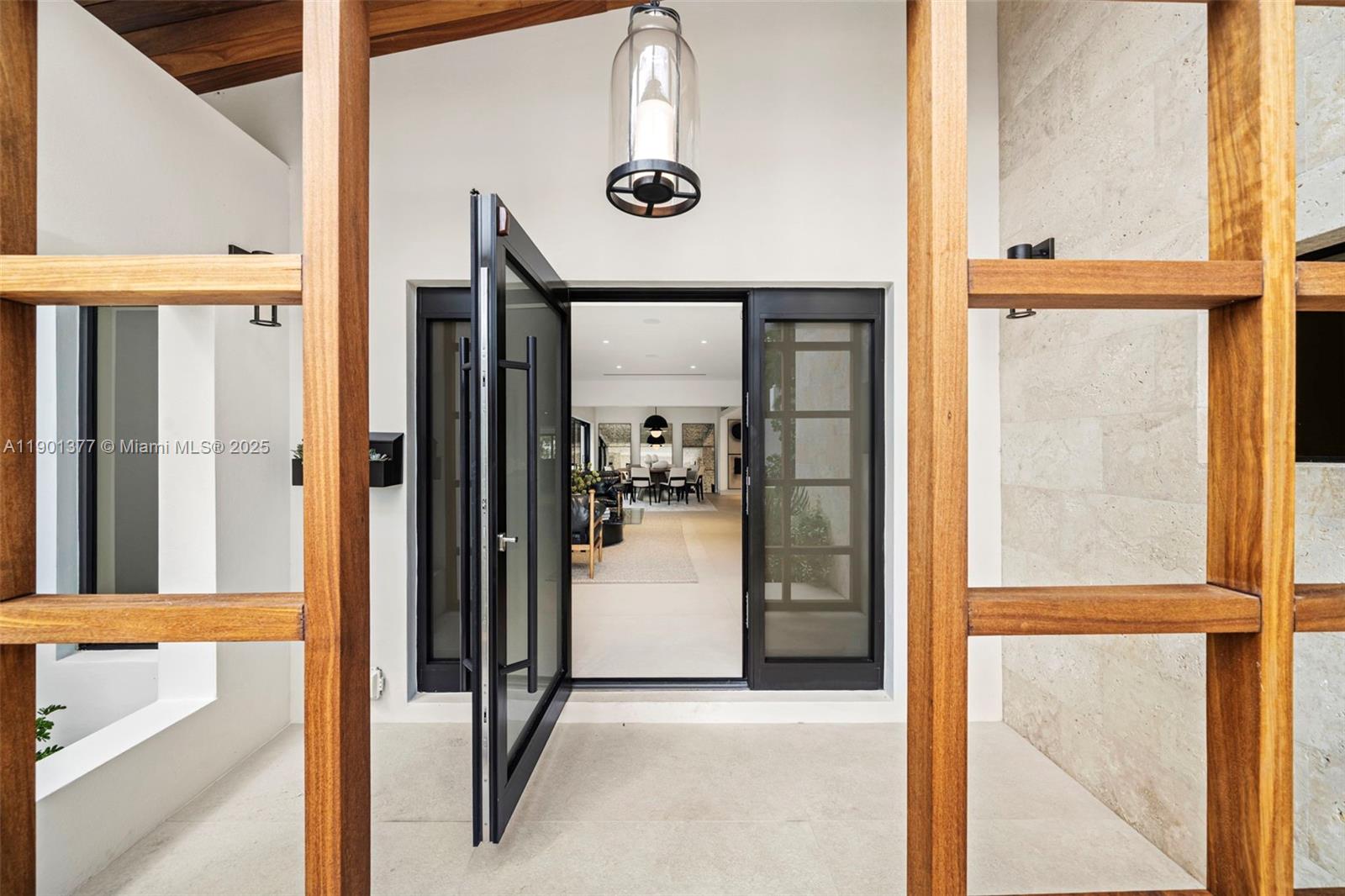 1815 Fairhaven Pl Miami, FL 33133