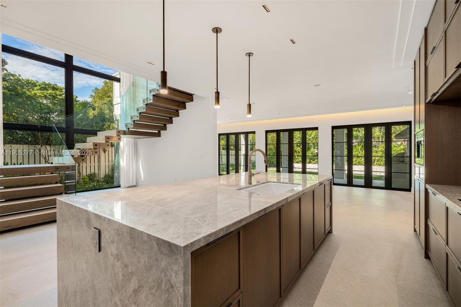 4191 Battersea Rd Miami, FL 33133